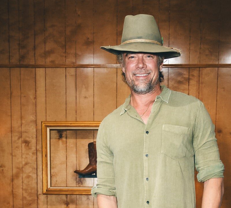 Star Sightings: Josh Duhamel Rocks a Nick Fouquet Hat in L.A., Jhene Aiko Hosts a Sound Bath Experience